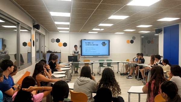 Charla de Javier Sanz Irisarri al alumnado de 4º de la ESO y 1º de bachillerato de Economía